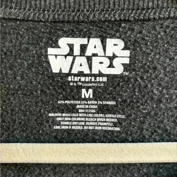 Star Wars The Mandalorian Grogu Crewneck - Picture 4 of 4